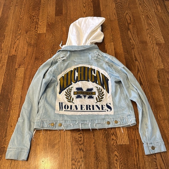 Levi's Light Wash Michigan Denim Jacket with Hoodie Size Large - Picture 4 of 8